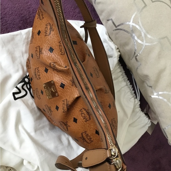 MCM Vistas Cognac Large Shoulder Bag With MCM Lock & Key - Picture 13 of 13